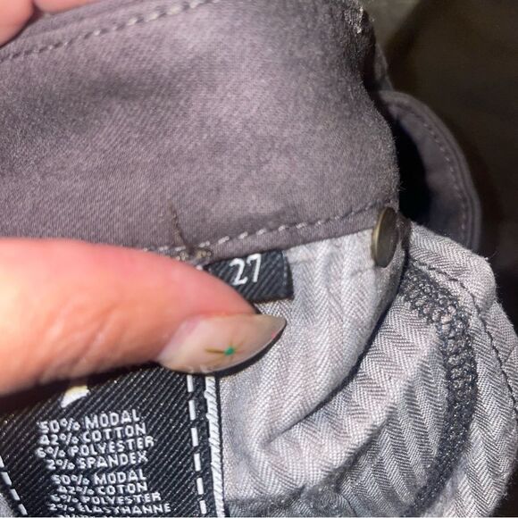 Gray Ripped Jeans.  - Picture 6 of 6